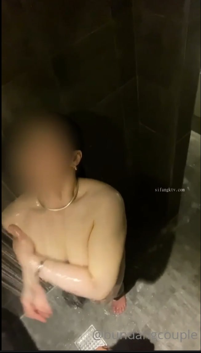 中秋国庆可拼17天长假“声音小一点！隔壁的都听到了！”【完整版95分钟已上传简 介】